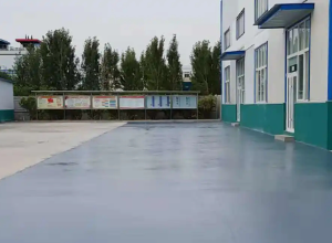 西藏彩色路面喷涂翻新的材料对冬季